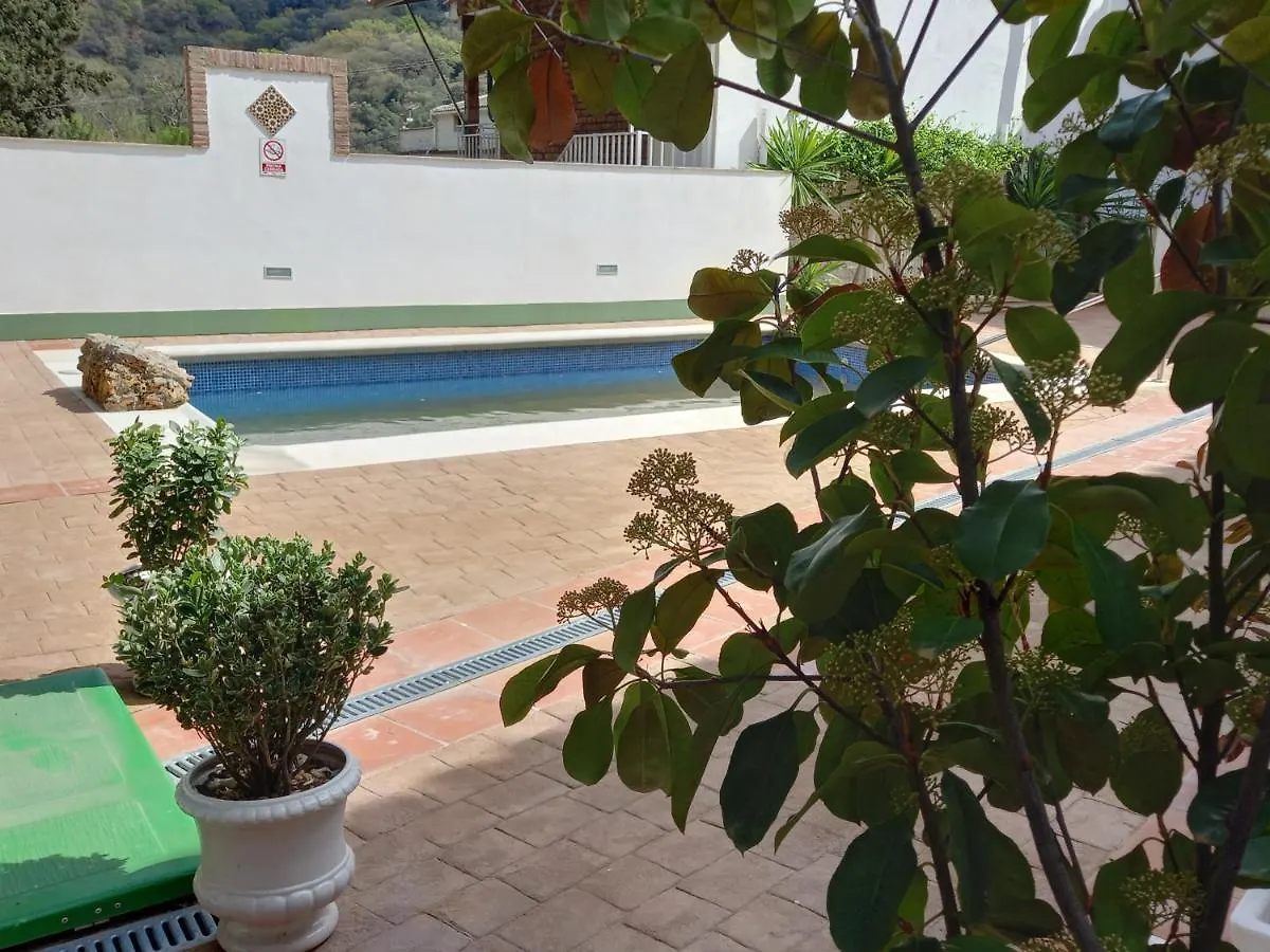 Casa en la serrania de Ronda en Malaga estación de Benaoján Сasa de vacaciones